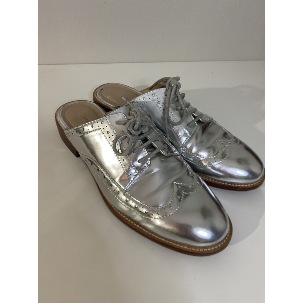 BANANA REPUBLIC Silver Wingtip Mules 7 Lace Up